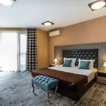 Plaza - Free Parking 3* 플로브디프
