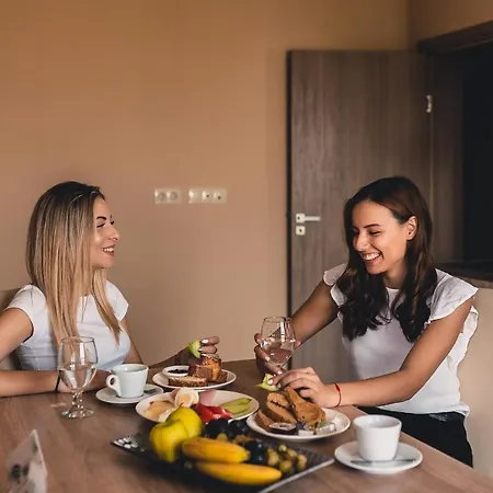 Otel Plaza - Free Parking 3*