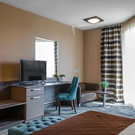 فندق Plaza - Free Parking 3*