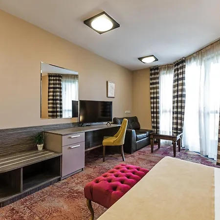 Plaza - Free Parking 3*