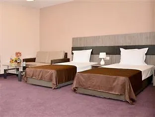 ホテル Plaza - Free Parking 3*