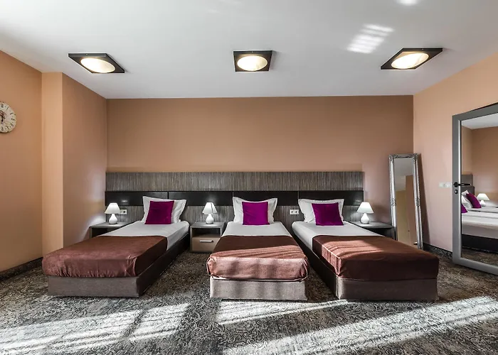 Plaza - Free Parking