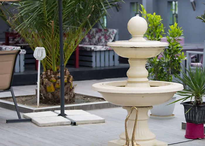 Отель Plaza - Free Parking 3*