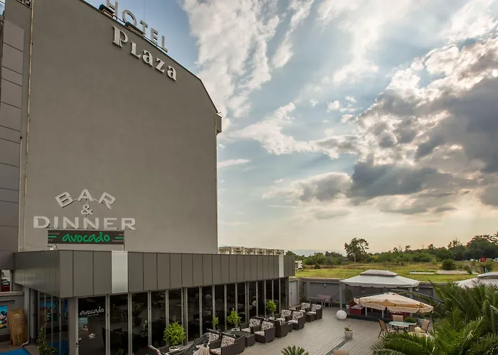 Plaza - Free Parking