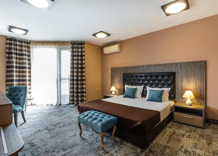 Plaza - Free Parking 3* Пловдив