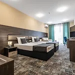 Hotell Plaza - Free Parking 3*
