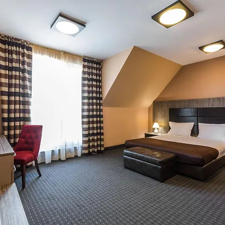 Hotel Plaza - Free Parking