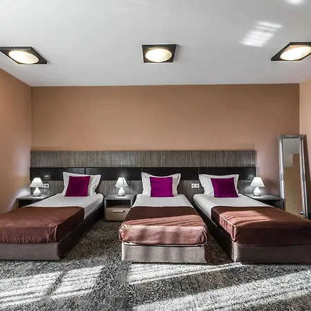 Plaza - Free Parking