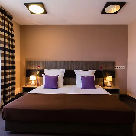 Hotell Plaza - Free Parking Plovdiv