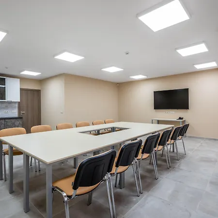 Plaza - Free Parking Hotel 3*