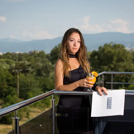 Szálloda Plaza - Free Parking 3*