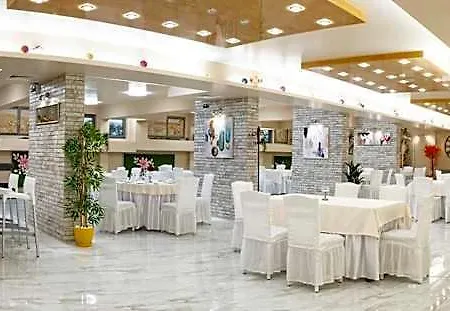 Ξενοδοχείο Plaza - Free Parking 3*