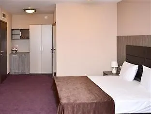 Hotel Plaza - Free Parking 3*