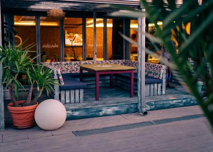 Plaza - Free Parking