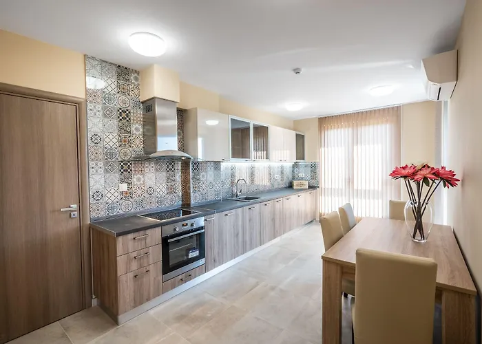 Hotel Plaza - Free Parking 3*