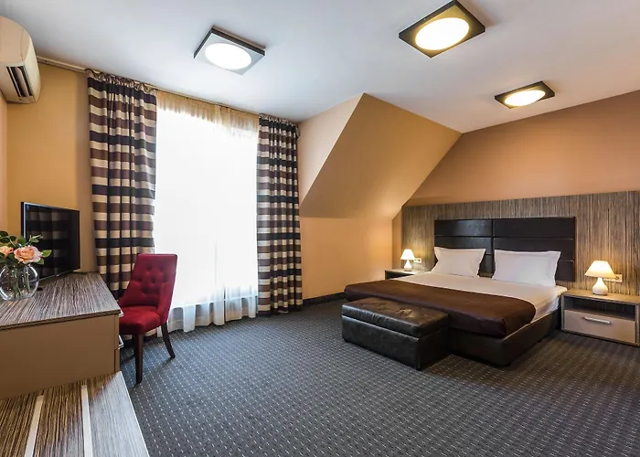 Hotel Plaza - Free Parking