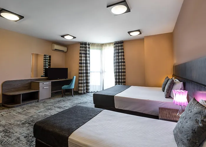 Plaza - Free Parking 3*