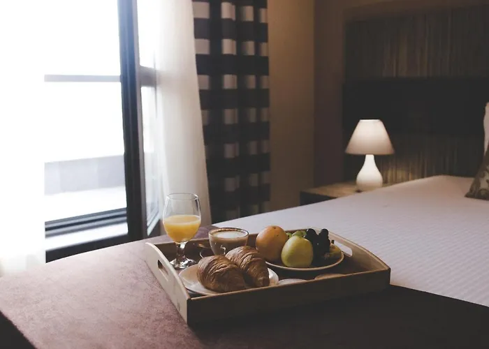 Hotel Plaza - Free Parking