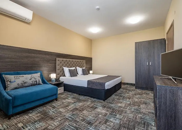 Plaza - Free Parking 3*